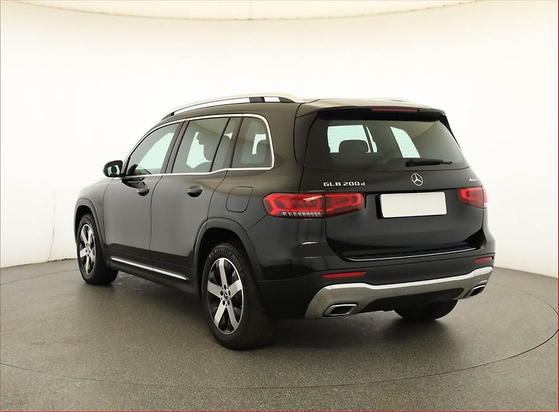 Mercedes-Benz GLB (2022) 200 d 4MATIC - fotka 4 z 27