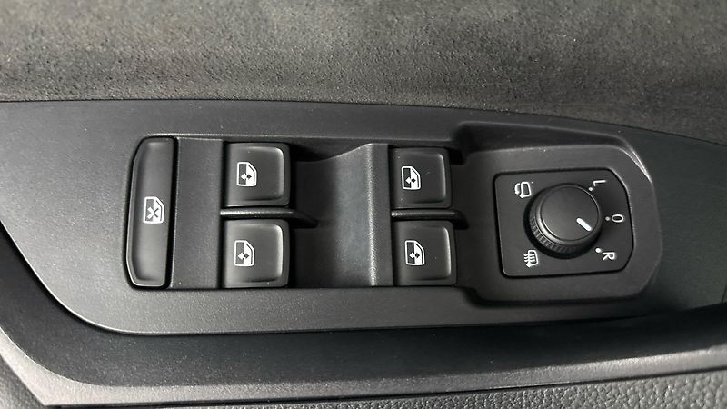Škoda Kodiaq 2.0 TDI DSG 4x4 Sportline Excl - fotka 24 z 32