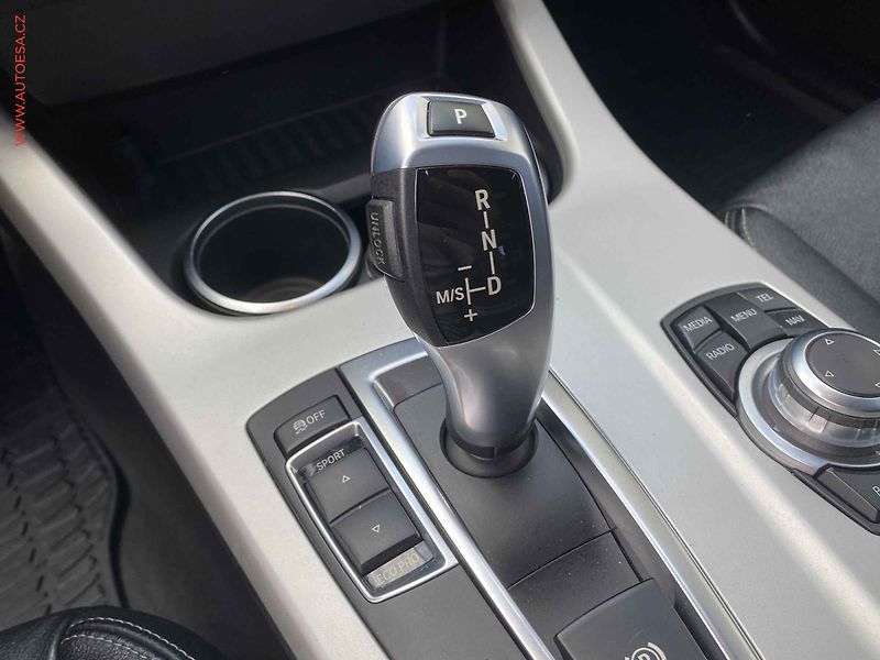 BMW X3 (2013) 3.0D xD, servis.kniha, AT - fotka 16 z 19