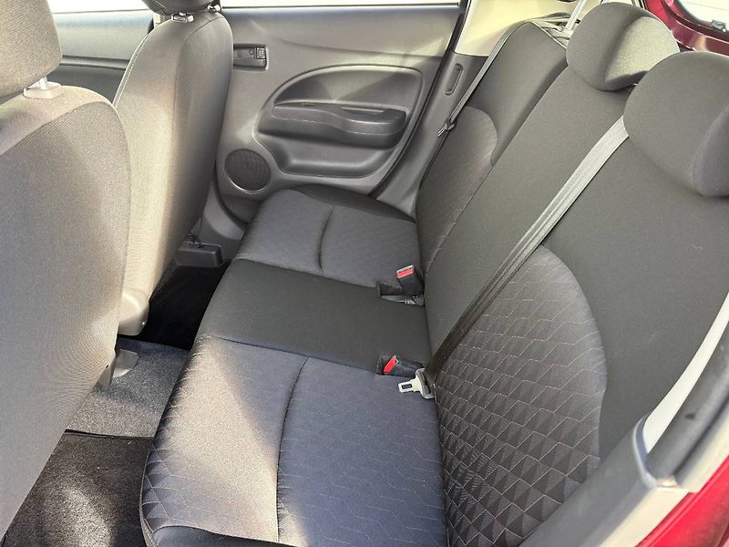 Mitsubishi Space Star (2025) 1.2 MIVEC 52 kW Invite CVT - fotka 9 z 22