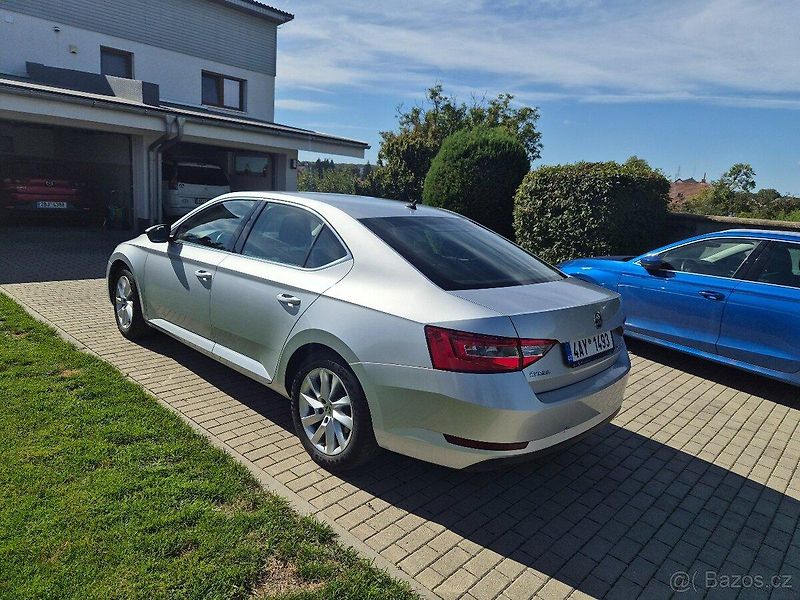 Škoda Superb (2015) - fotka 2 z 12