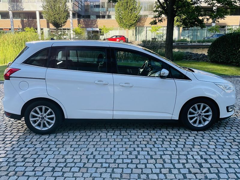Ford Grand C-MAX 2.0TDCi MANUÁL 7MÍST SERVISKA - fotka 12 z 46
