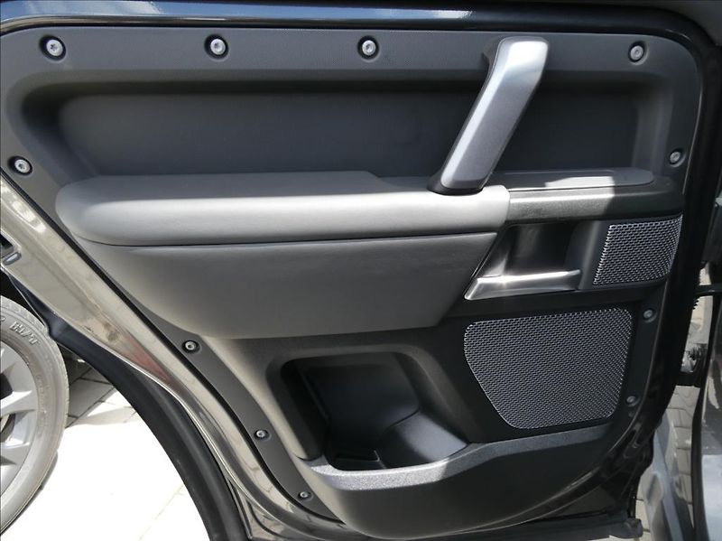 Land Rover Defender 5,0 P525 Carpath.EDT,1Maj,DPH - fotka 19 z 47