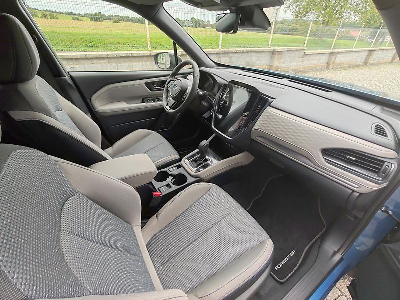 Subaru Forester (2025) 2.0 Comfort 4x4 - fotka 8 z 13