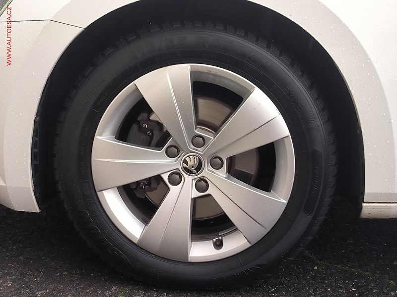 Škoda Superb (2017) 2.0 TDi, ČR, Ambition, DSG - fotka 23 z 24
