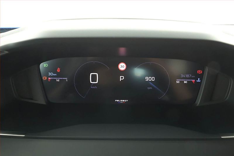 Peugeot 2008 (2024) Allure 1.2 PureTech - fotka 8 z 15