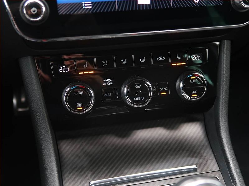 Škoda Superb (2020) Sportline 1.5 TSI - fotka 16 z 28
