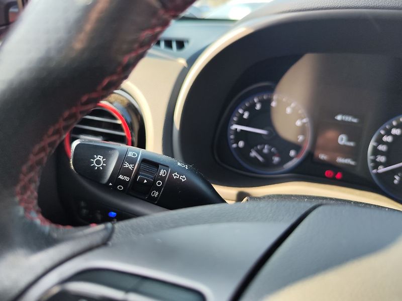 Hyundai Kona 1.0 T-GDI/88kW Premium Red - fotka 26 z 33