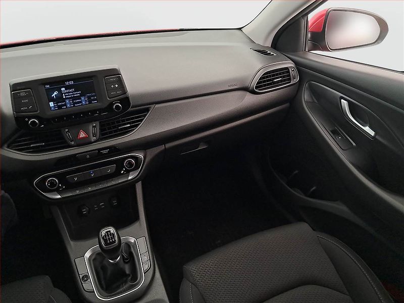 Hyundai i30 (2018) 1.4 T-GDI, Serv.kniha - fotka 8 z 16