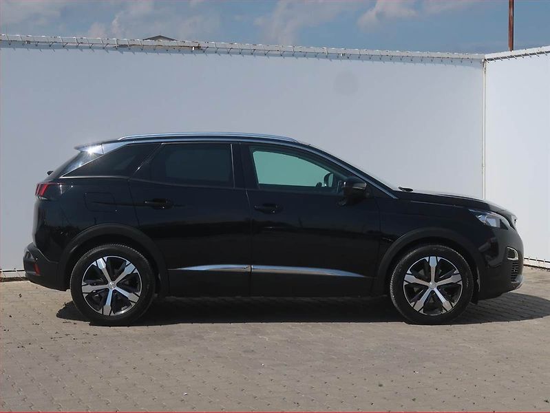 Peugeot 3008 (2018) 1.6 BlueHDi, Automat - fotka 6 z 18
