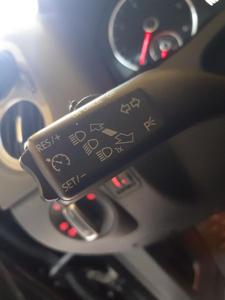 Volkswagen Tiguan 2.0 TDI 4x4 DIGIKLIMA TAŽNÉ - fotka 16 z 27