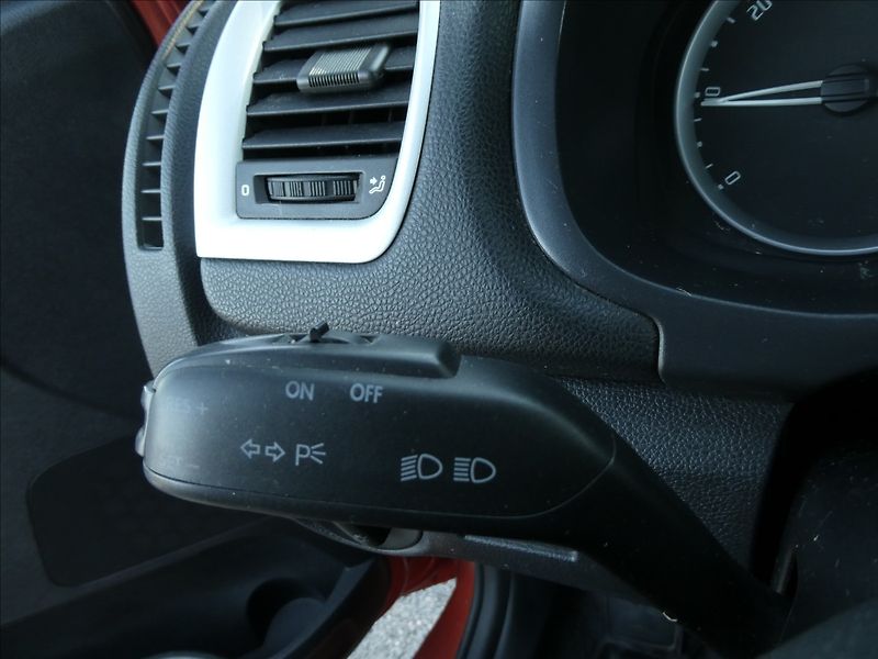 Škoda Fabia 1,4 TDi 59kW klima, závěs - fotka 23 z 39