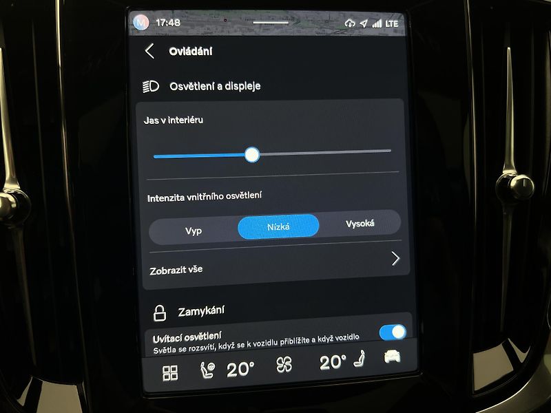 Volvo V60 B4 DARK PLUS AUT - fotka 36 z 45