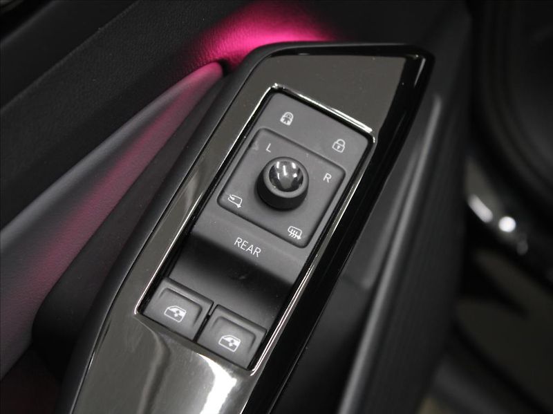 Volkswagen ID.4 0,0 77kWh 150kW 1.maj.ČR.Tažné - fotka 18 z 25