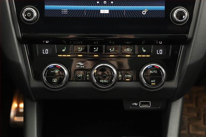 Škoda Octavia (2019) Scout 2.0 TSI - fotka 20 z 26