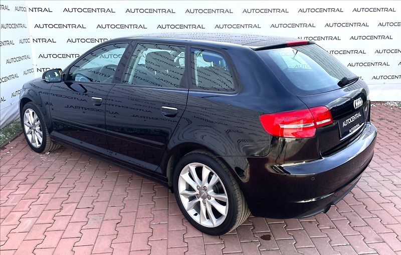 Audi A3 1,2 TFSI Sportback 77kw servis - fotka 6 z 23