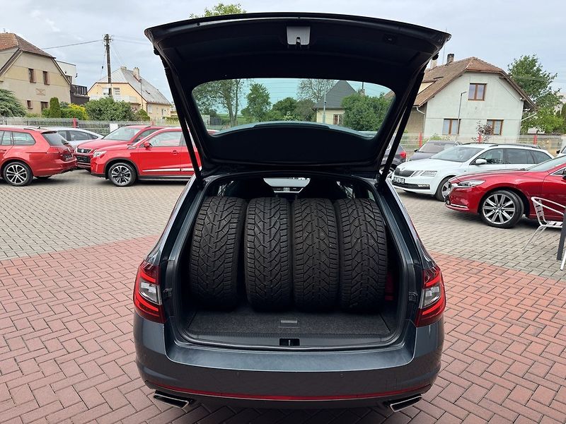 Škoda Octavia (2018) RS 2.0 TDi DSG ACC LED 135kW - fotka 23 z 50