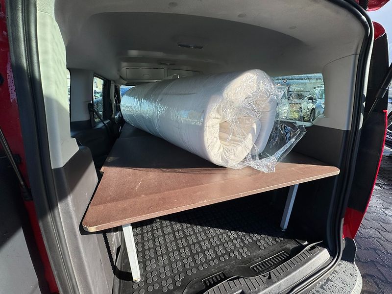 Ford Tourneo Connect (2017) 1,5D 88 KW BEZ AD BLUE DPH - fotka 39 z 43