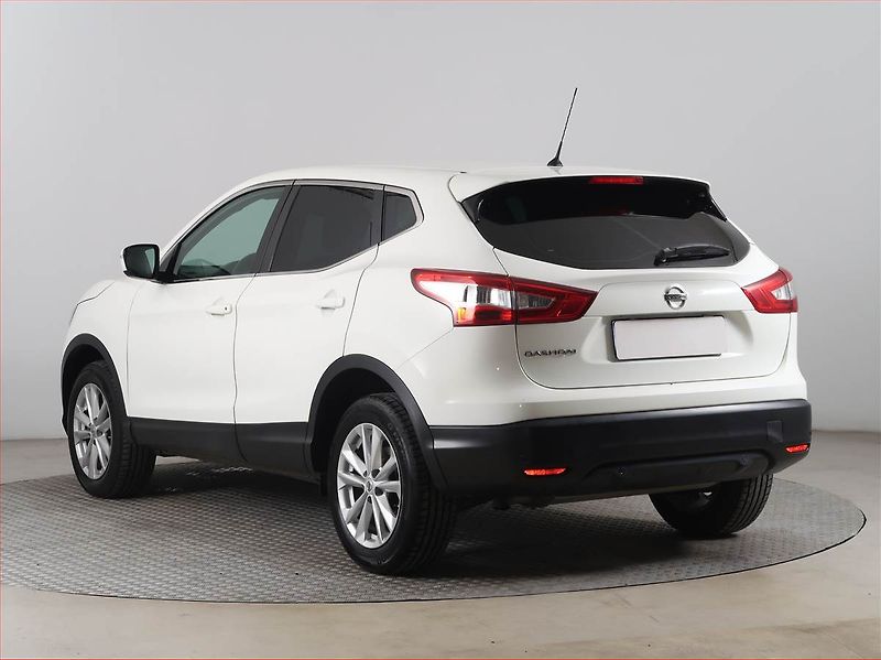 Nissan Qashqai (2017) 1.6 DIG-T, Serv.kniha - fotka 4 z 15