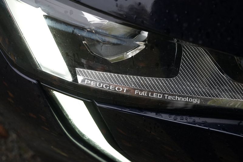 Peugeot 508 1.5HDi Allure Kamera CarPlay - fotka 10 z 22