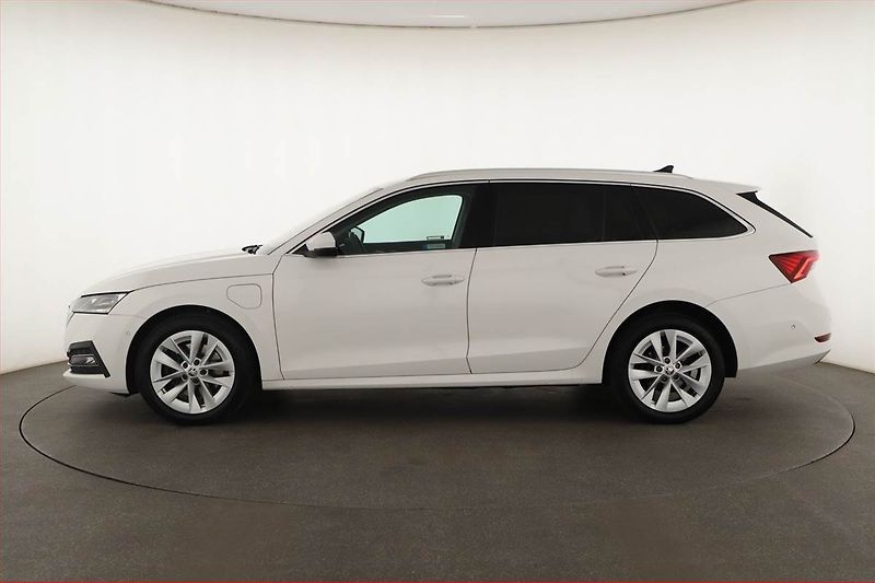 Škoda Octavia (2022) Style 1.4 TSI iV, Automat, ČR - fotka 3 z 27