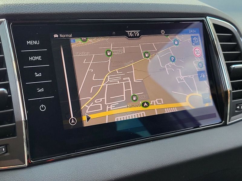 Škoda Karoq Dynamic 1,5TSI 110kW - fotka 24 z 32