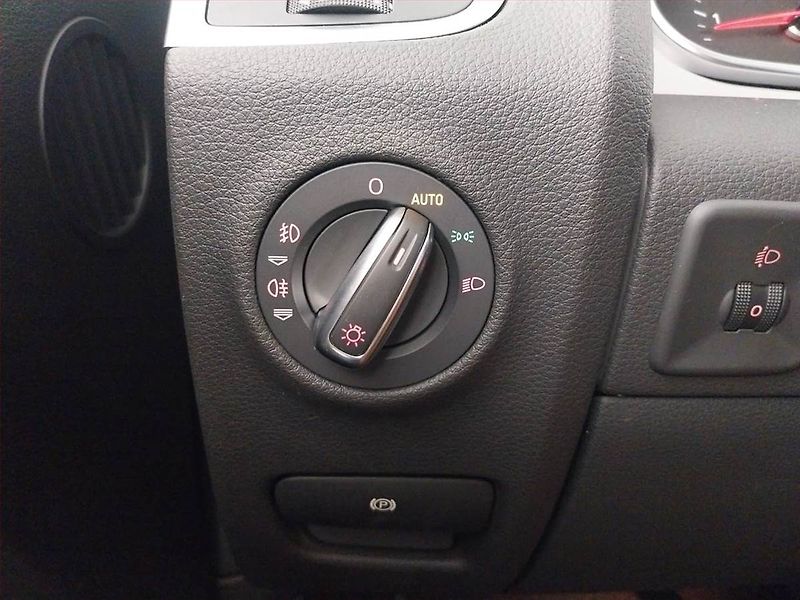 Audi Q7 (2011) 3.0 TDI, 4X4, Automat, 7 míst - fotka 19 z 25
