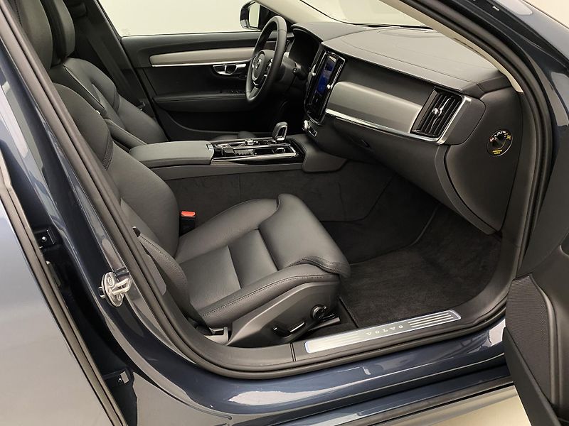 Volvo V90 T8 AWD RECHARGE DARK PLUS AUT - fotka 23 z 65
