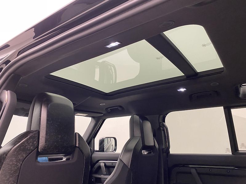 Land Rover Defender (2026) OCTA BLACK AWD AUT - fotka 21 z 82