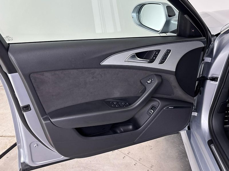 Audi A6 quattro S tronic - fotka 13 z 29
