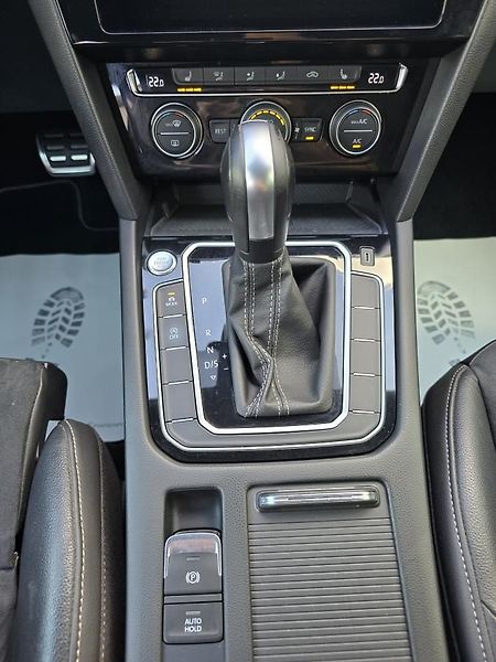 Volkswagen Arteon R-LINE 200kW KŮŽE NAVI KAMERA - fotka 35 z 49