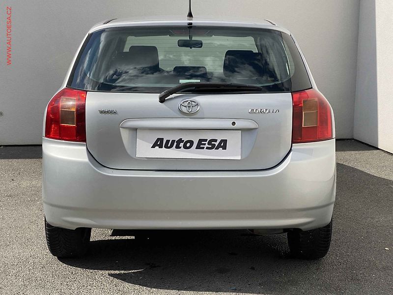 Toyota Corolla (2004) 2.0 D, AC - fotka 5 z 15