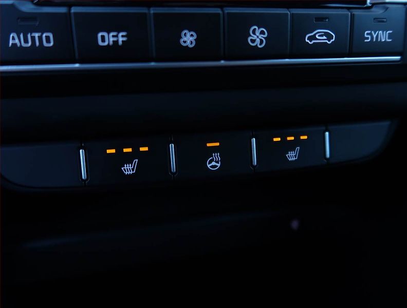 Kia Ceed (2024) 1.6 T-GDI GT - fotka 24 z 27