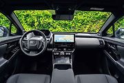 Interiér převzal infotainment z Lexusu