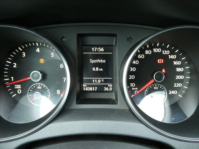 Volkswagen Golf 1,4 TSi 90kW 2xkola,po servise - fotka 31 z 47