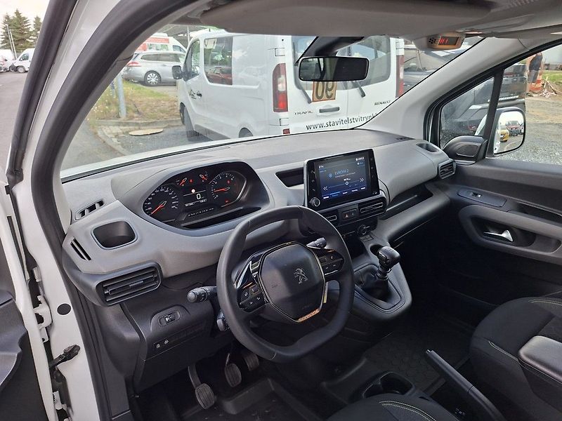 Peugeot Rifter ACTIVE 1.2 PT 110k M6 - fotka 13 z 22