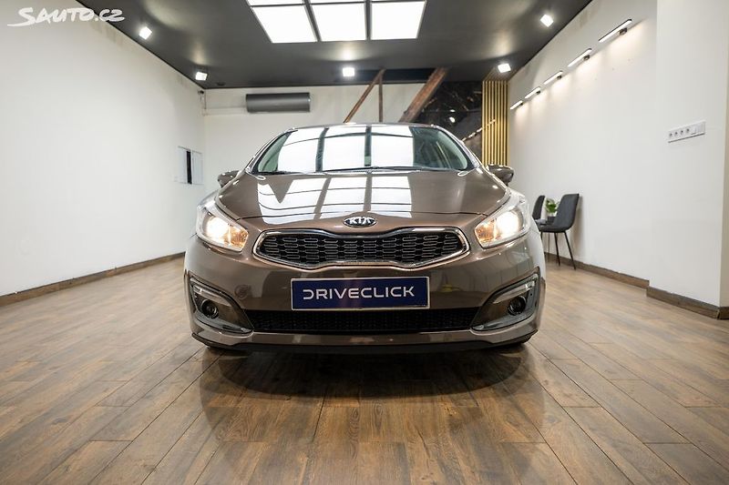 Kia Ceed 1.4 CVVT 74 kW serv.kniha - fotka 2 z 27