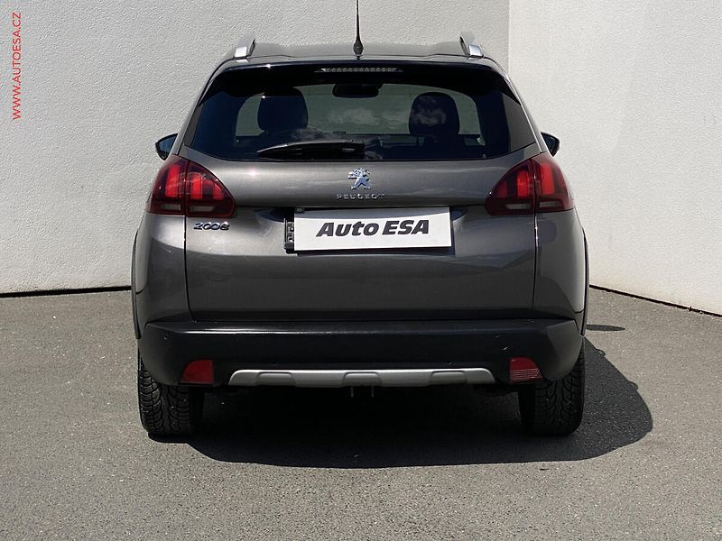 Peugeot 2008 (2018) 1.2PT, Crossway, AT, panor - fotka 5 z 17