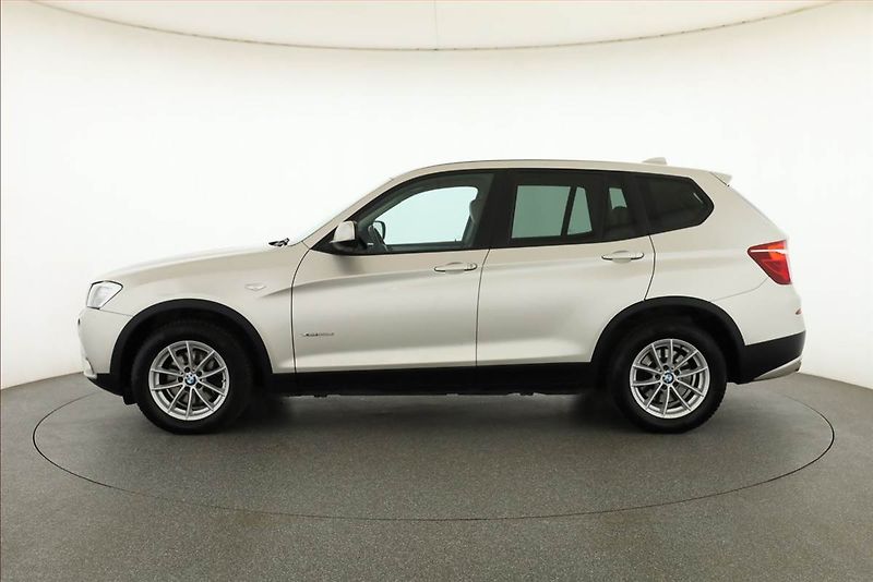 BMW X3 (2013) xDrive20d, 4X4, Automat - fotka 3 z 21