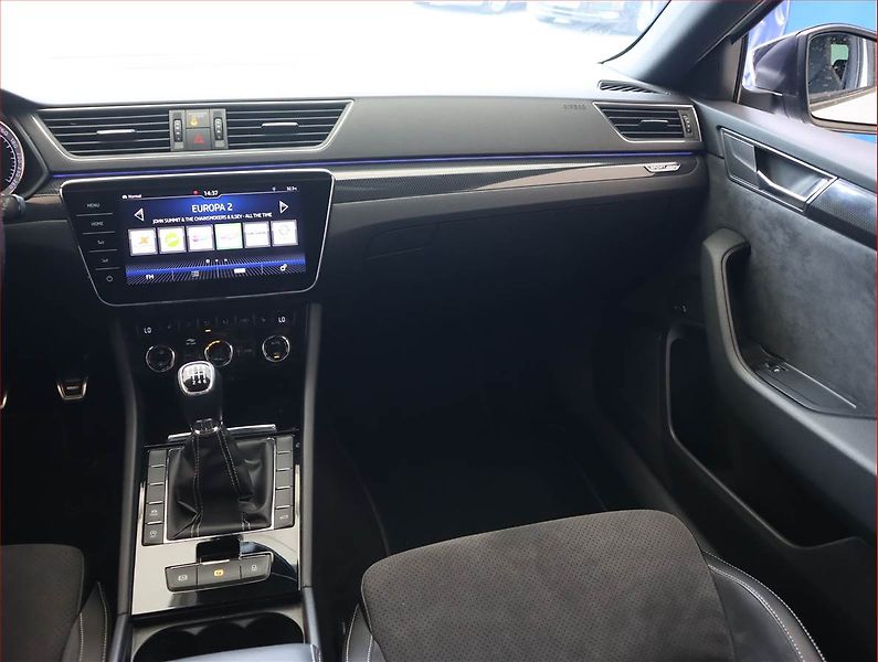 Škoda Superb (2019) Sportline 2.0 TDI, Kůže, Navi - fotka 8 z 20