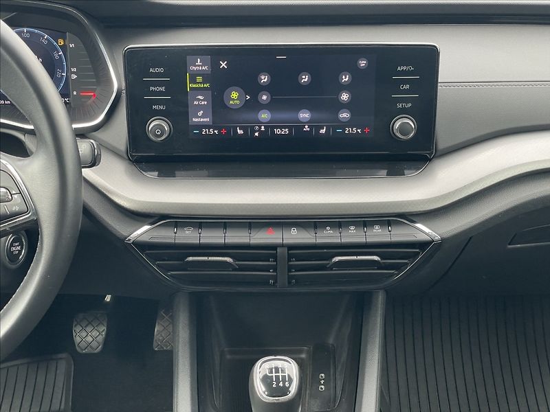 Škoda Octavia 2,0 TDI Combi Ambition Plus - fotka 12 z 23