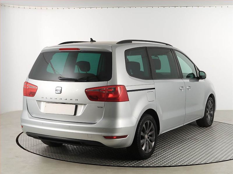 Seat Alhambra (2015) 2.0 TDI, Automat, 7 míst - fotka 5 z 19