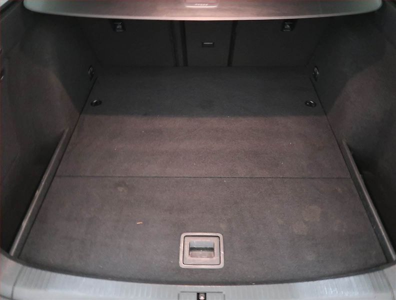 Volkswagen Golf (2016) 1.6 TDI, Serv.kniha, Xenony - fotka 12 z 13