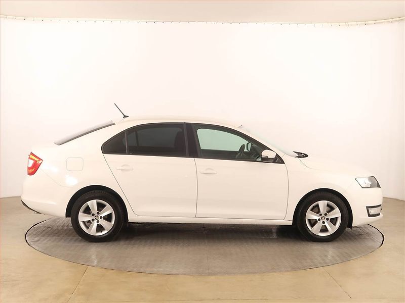 Škoda Rapid (2015) 1.6 TDI, Tempomat - fotka 6 z 16