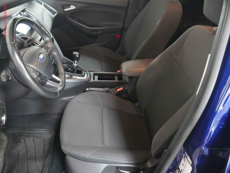Ford Focus (2015) 1.5 TDCi, Navi, AC, park - fotka 9 z 23