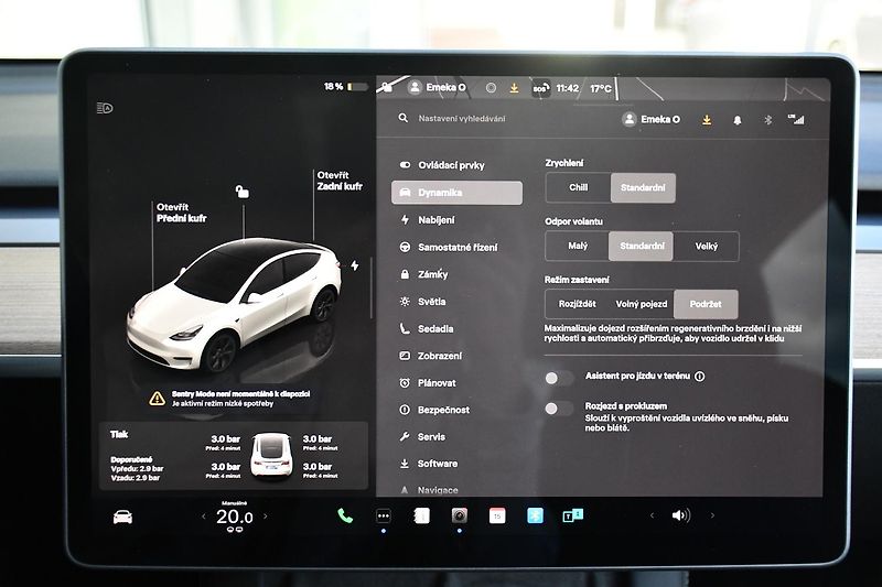 Tesla Model Y LONG RANGE DUAL REZERVACE - fotka 25 z 38