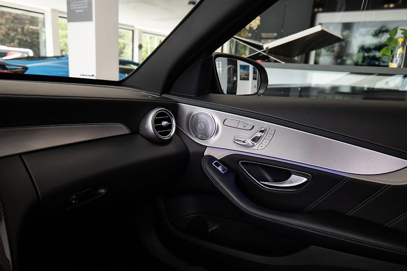 Mercedes-Benz Třídy C C63 S AMG Burmester/360/Pano - fotka 17 z 22
