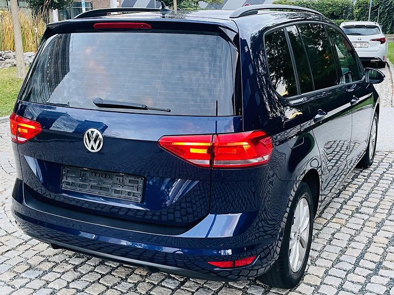 Volkswagen Touran 1.6TDI AUT SERVISKA 7MÍST LED  - fotka 12 z 42