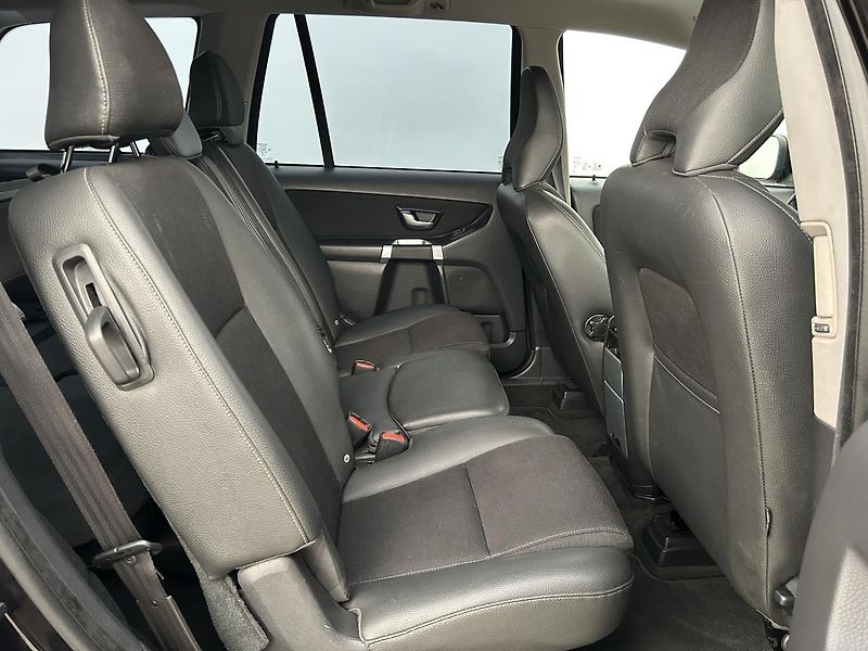 Volvo XC90 2.4 D5 4x4 Summmum - fotka 13 z 25