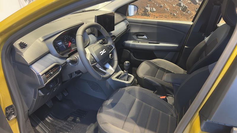 Dacia Sandero (2026) Stepway Expression TCe 110 - fotka 15 z 22